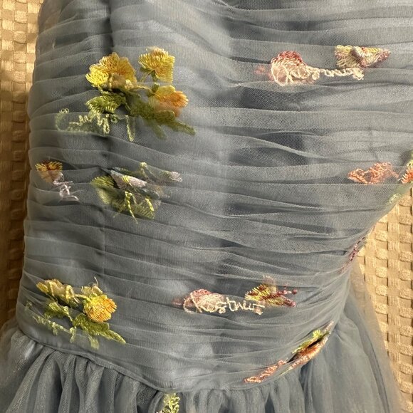 Light Blue Mini Cocktail Dress – Whimsical Fairy Style with Embroidered Flowers - Picture 3 of 3